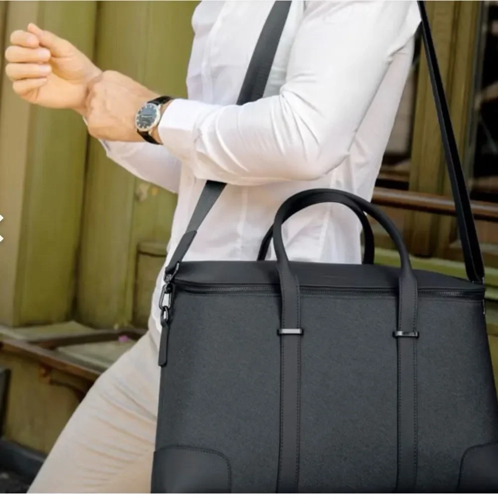 Maverick & Co. – Graphite Aviator Hassle-Free Weekender (Pre-Loved)
